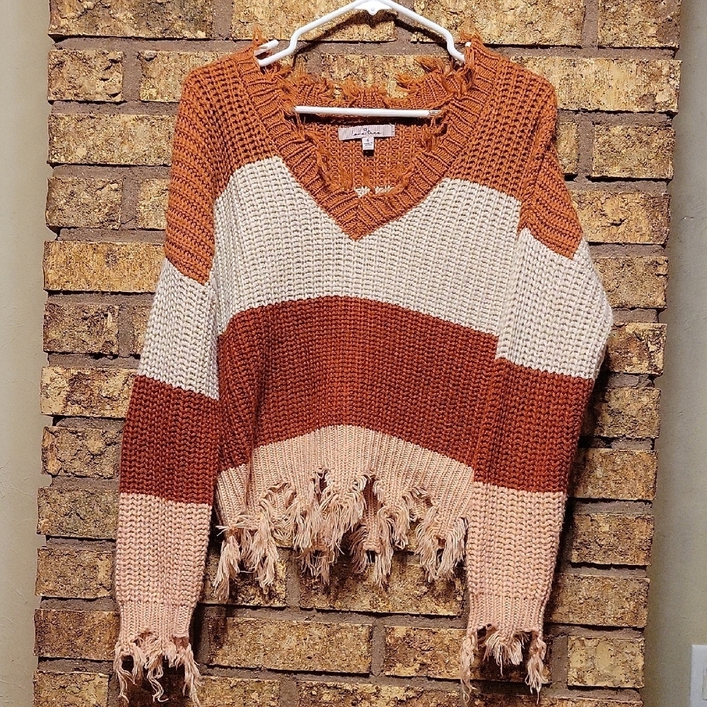 Love Tree Colorblock V Neck Fringe Hem Sweater Size Small 100% Acrylic
